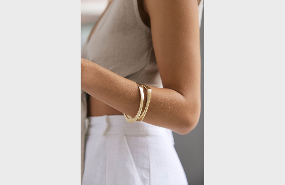 VETTA BANGLE | 14K YELLOW GOLD