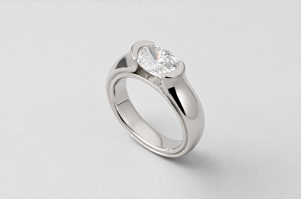 OVAL DIAMOND SOLITAIRE | 19K WHITE GOLD