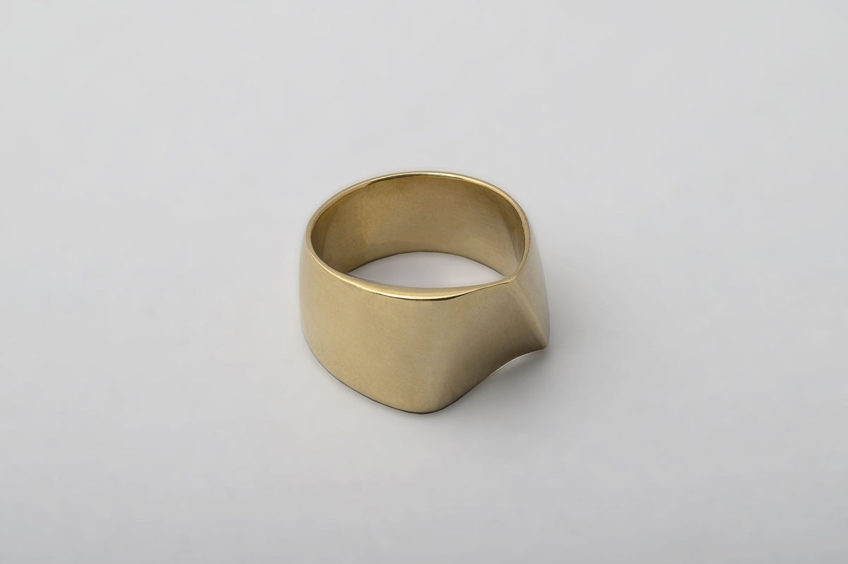 Minimalist Wavy Bronze Ring